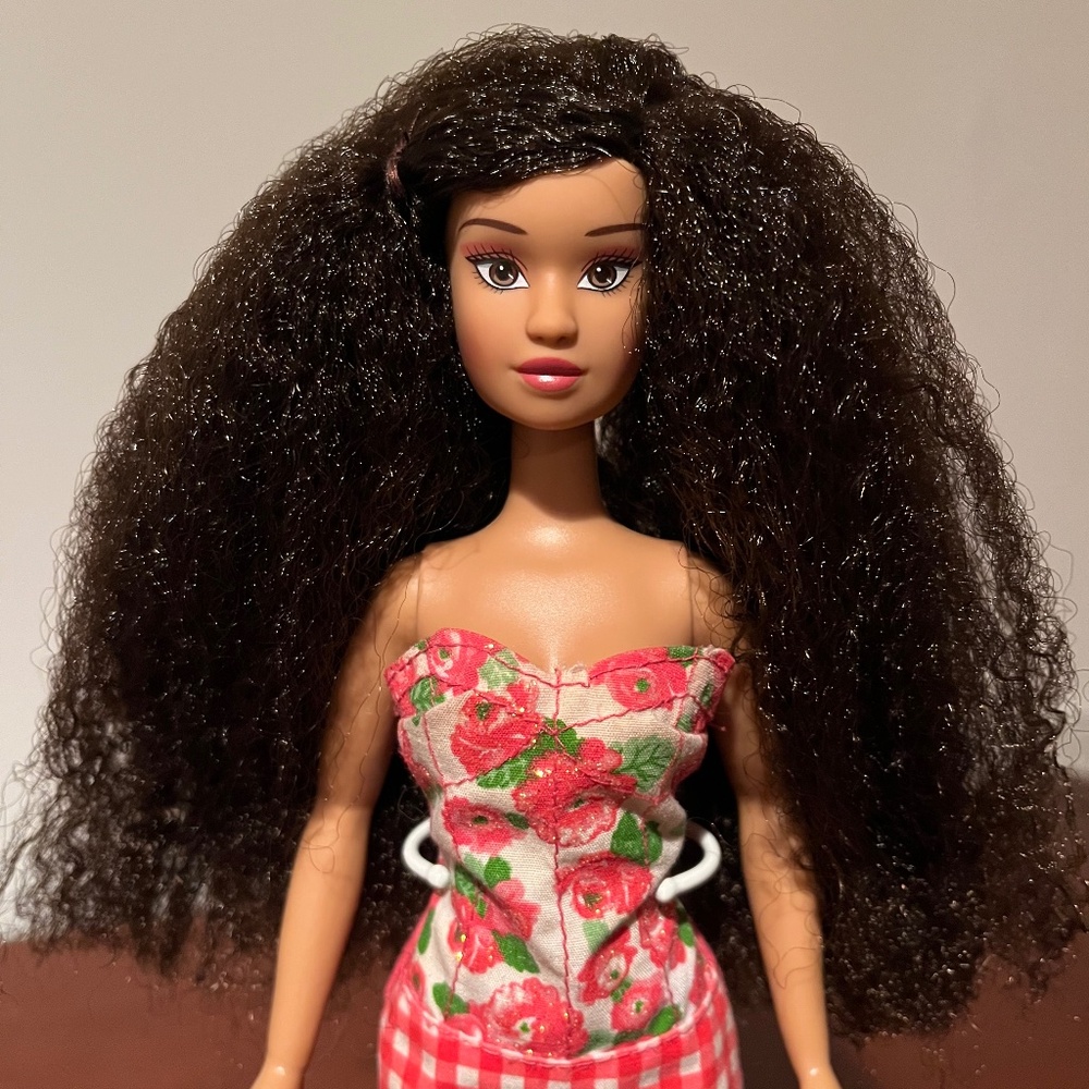 Naturalistas 11.5-inch Fashion Doll Kelsey with 4B Textured Hair